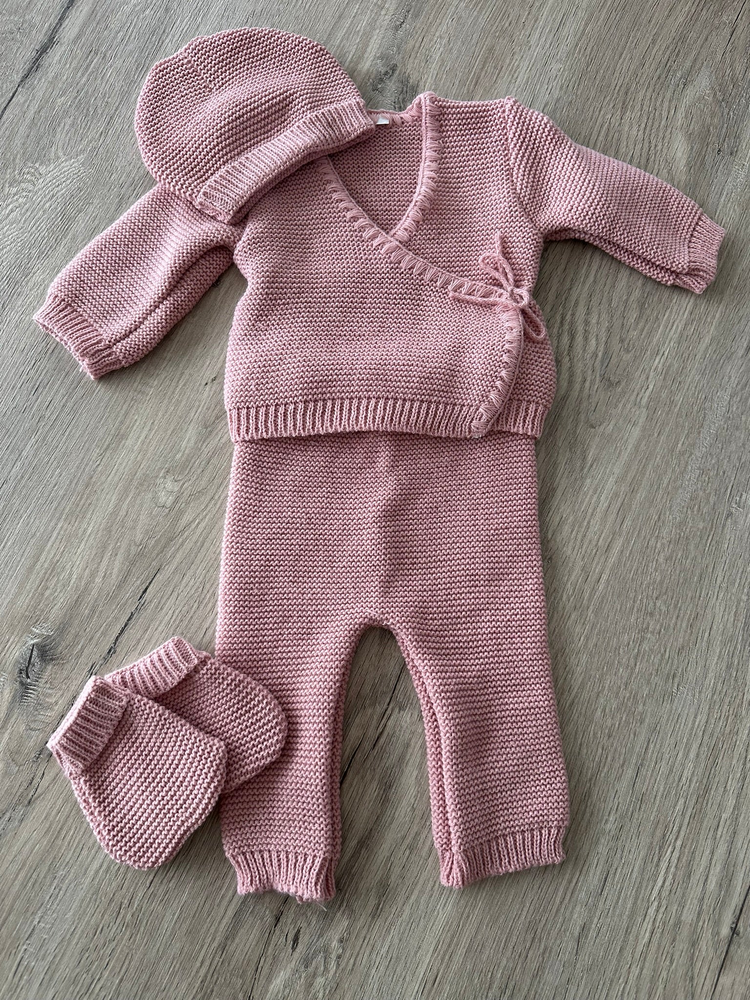 Gebreid babysetje