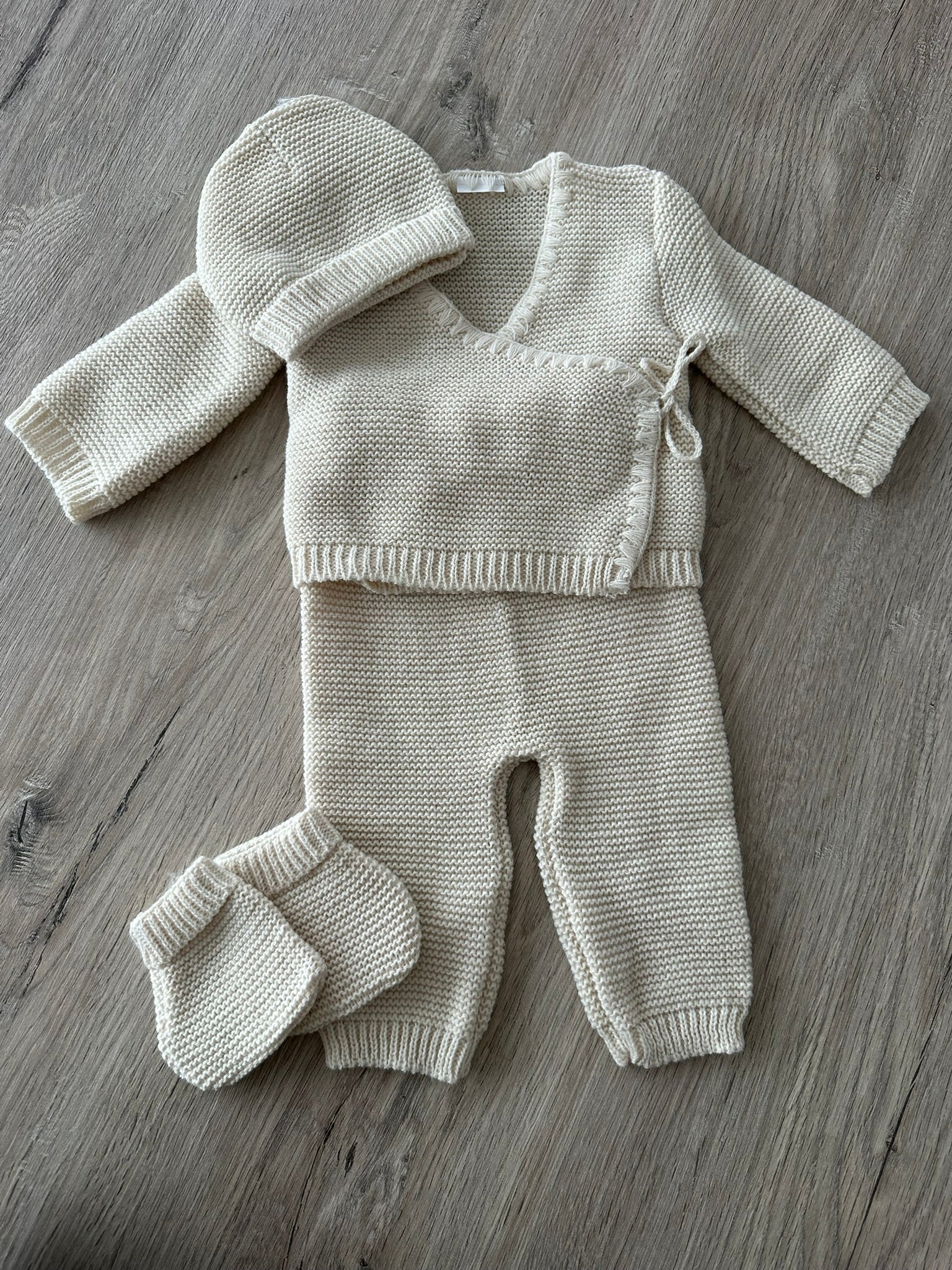 Gebreid babysetje